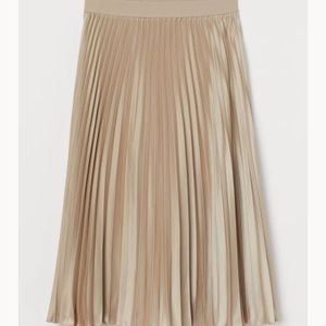 Pleated skirt